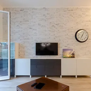  Appartamento Joivy Spacious 2-bedroom Flat With Balcony Near In